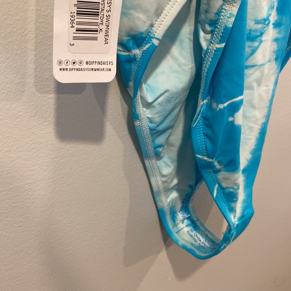 Dippin' Daisy's Euphoria High Cut Low V Neck One-Piece - Crystal Tie Dye Size XL - Picture 7 of 8